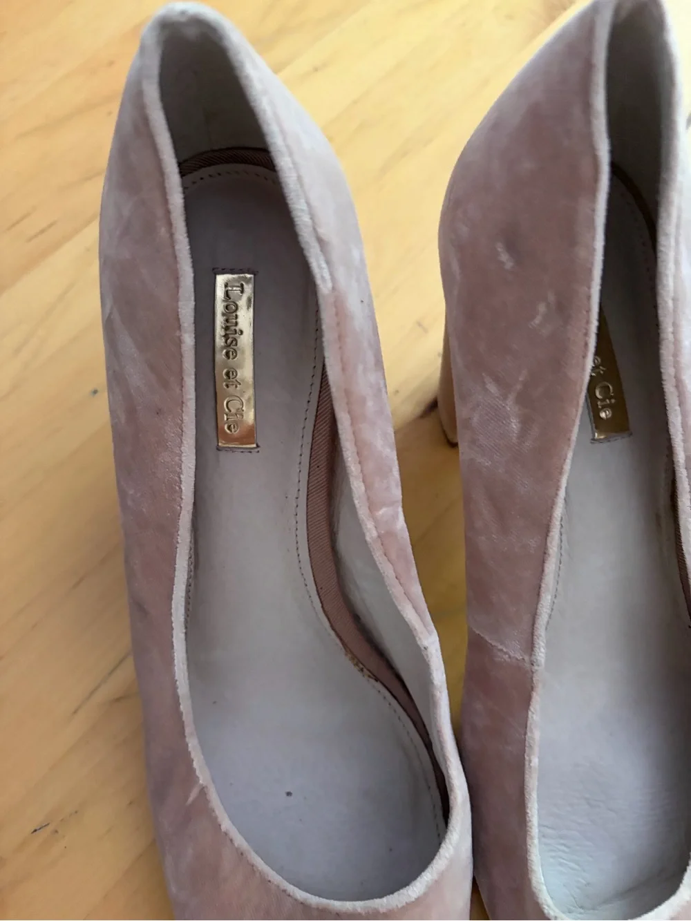 Louise et Cie Blush Suede Round-Toe Pumps